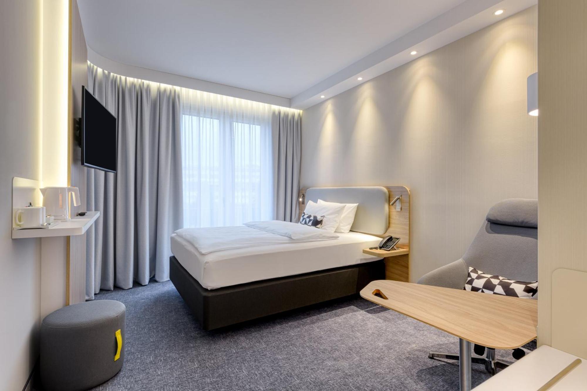 Holiday Inn Express Goettingen By Ihg Göttingen Exterior foto