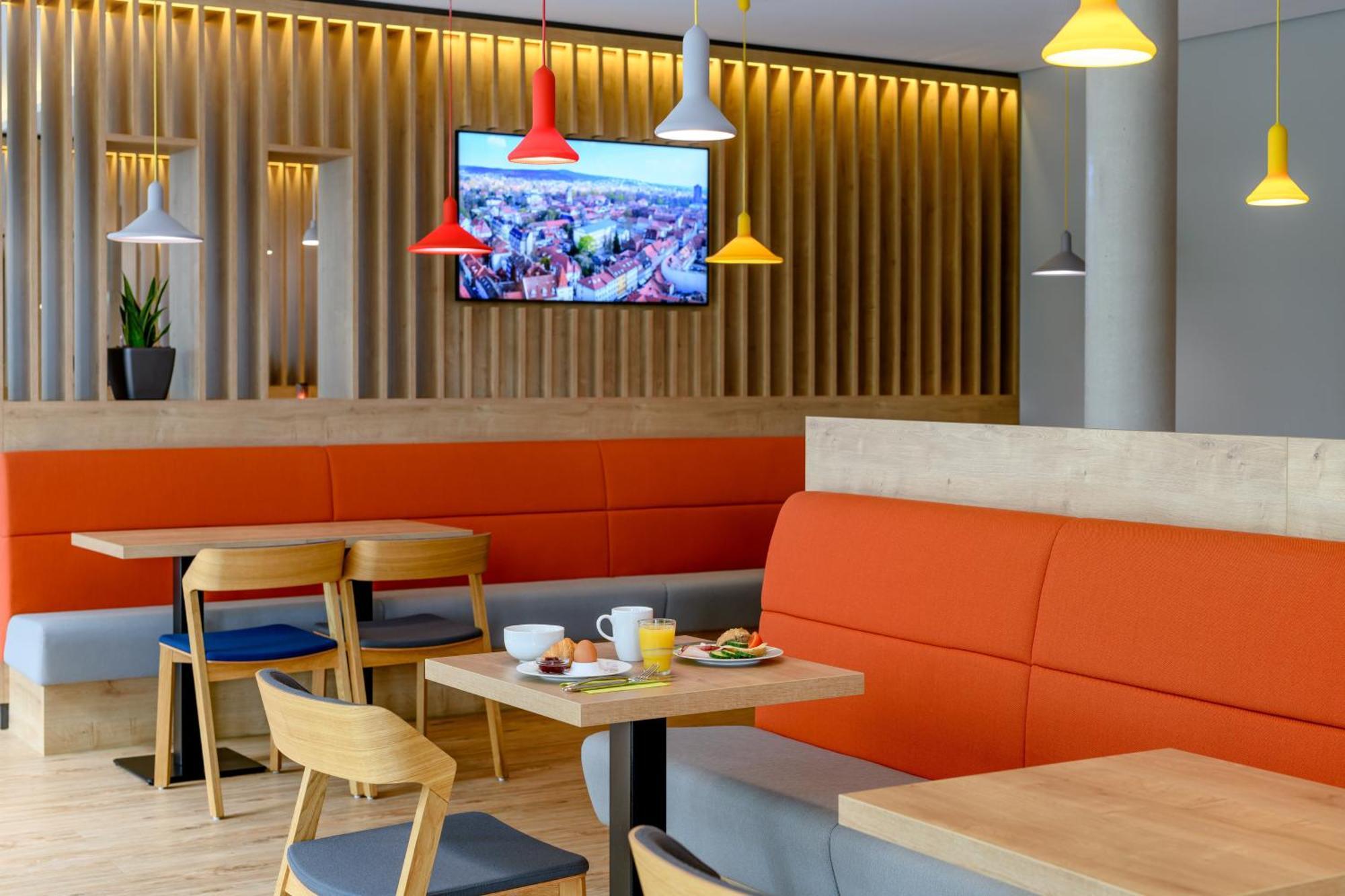 Holiday Inn Express Goettingen By Ihg Göttingen Exterior foto